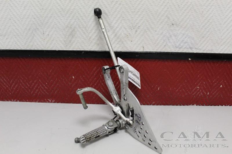 SCHETSPLAAT LINKS VOOR YZF R6 1999-2002 (YZF-R6 5EB 5MT), Dhr. S. di Majo, Gebruikt, Info@cama-motorparts.nl, P.J. Troelstraweg 8 8
3144 CX  MAASSLUIS, NL