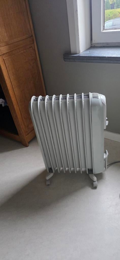 2 Radiateurs  bain d huile delonghi 2000 watts., Radiateur