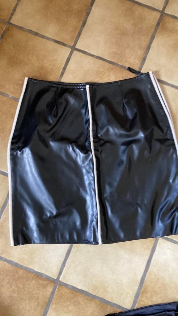 2 rokken, leder en blinkend, Ophalen, Zo goed als nieuw