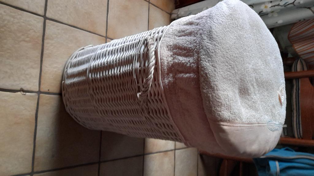 Linnenmand riet met badstof, Ophalen, Mand, Zo goed als nieuw, Riet