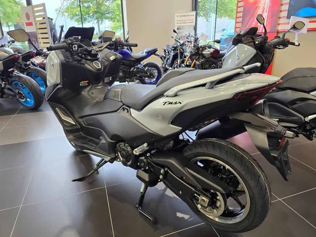Yamaha TMAX Tech MAX - foto 3