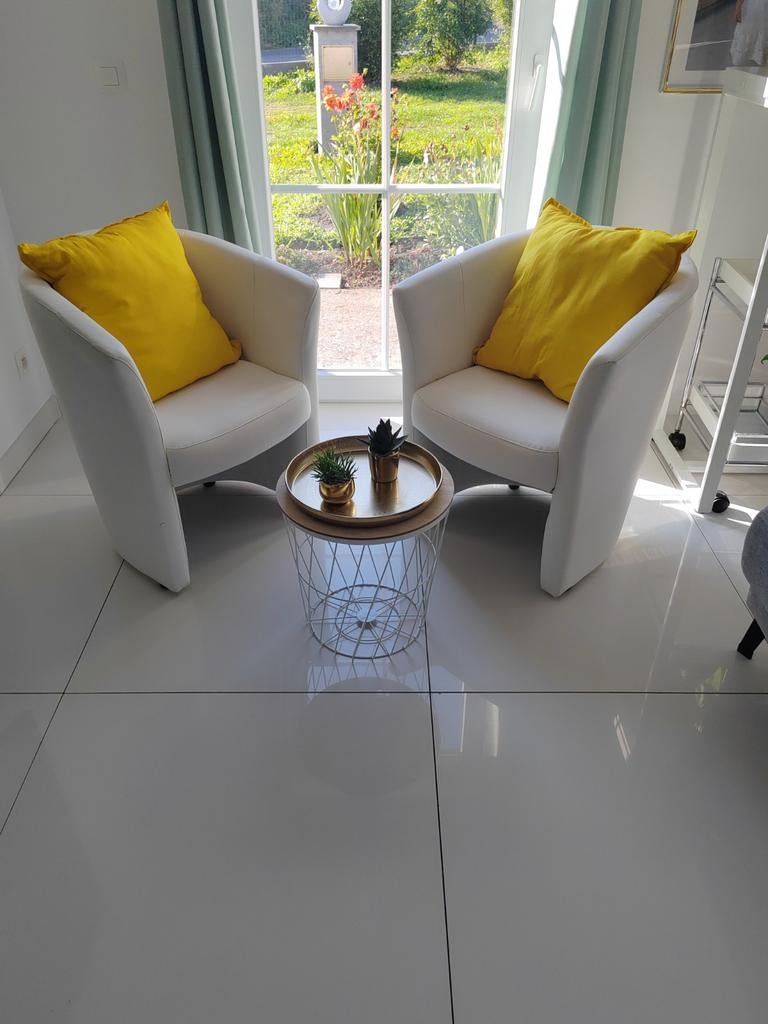 2 Feuteuils semi cuir blanc, Enlèvement