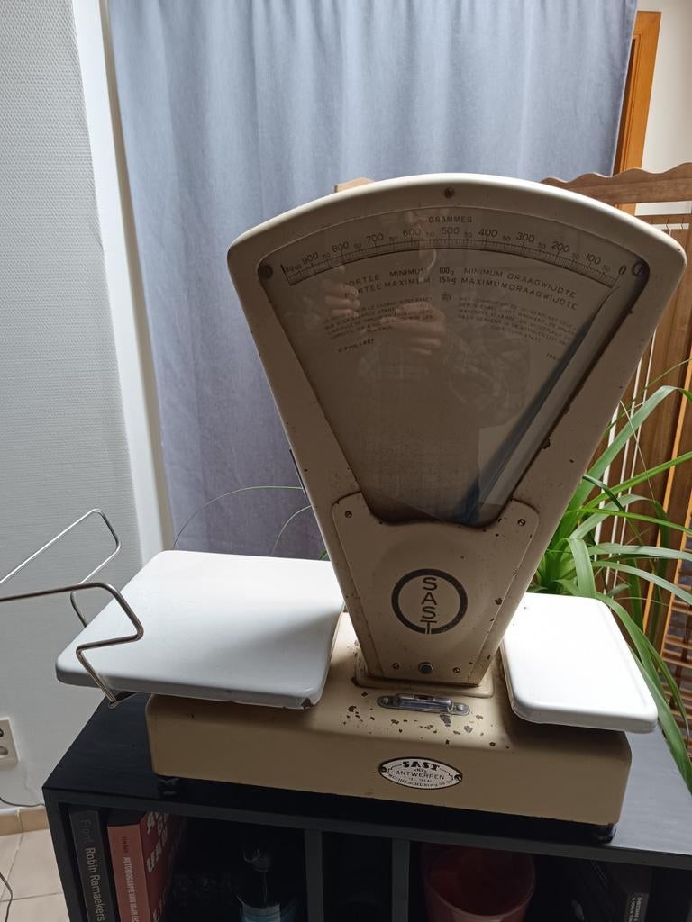 Weegschaal Sast, Ophalen