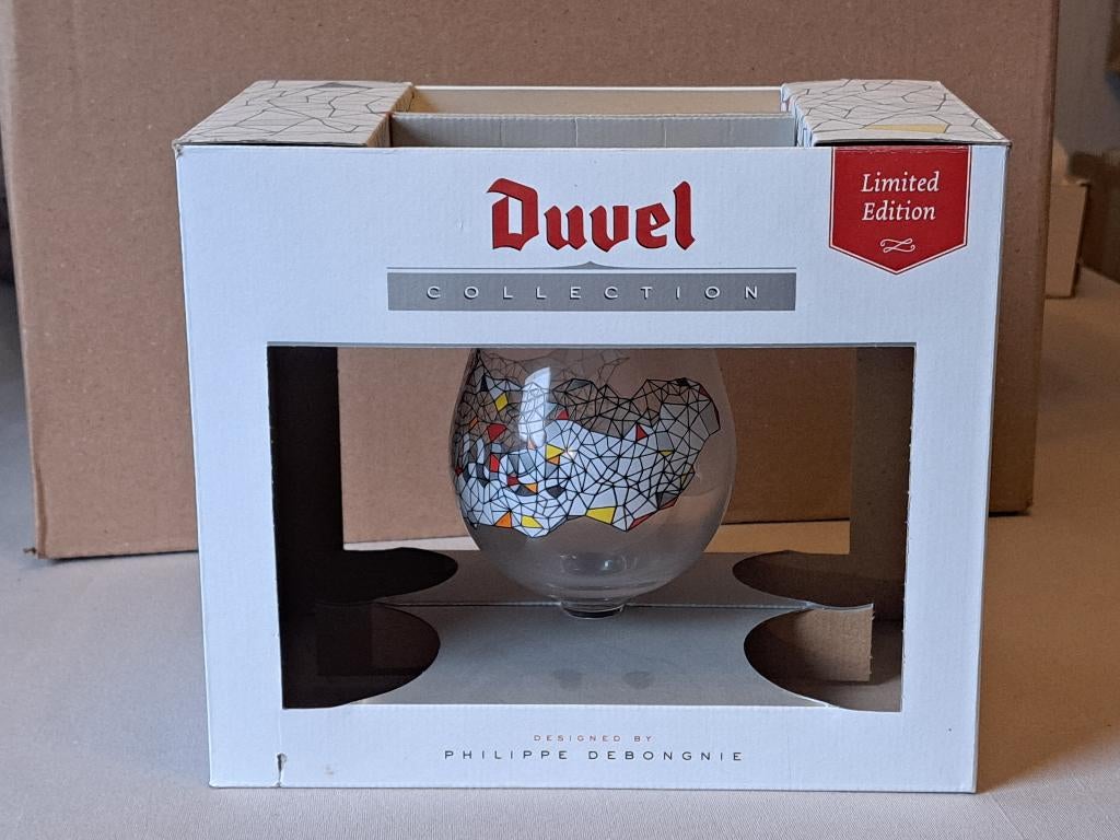 ** 2 x DUVEL BOX : PHILIPPE DEBONGNIE + NINA VANDEWEGHE **, Verzamelen, Ophalen, Zo goed als nieuw, Bierglas