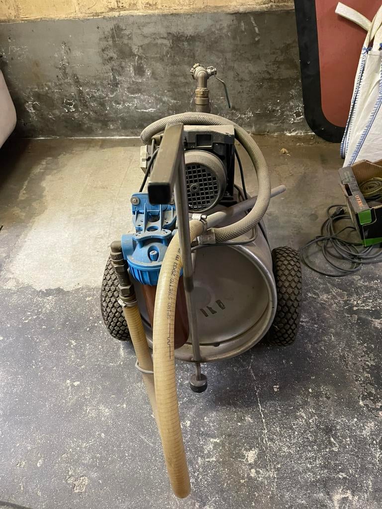 Vloeistof pomp, Ophalen, Zo goed als nieuw