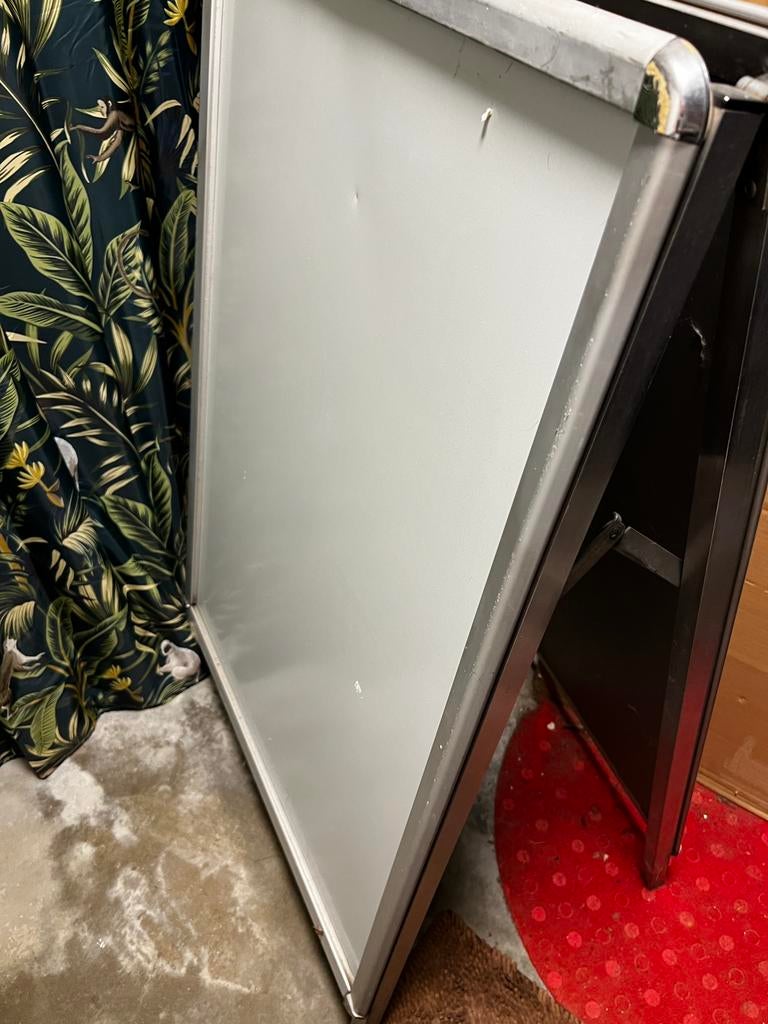 Stoepbord, Ophalen, Zo goed als nieuw