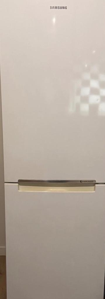 Vente de frigo, Utilisé, 45 à 60 cm, 75 à 100 litres, Avec congélateur séparé