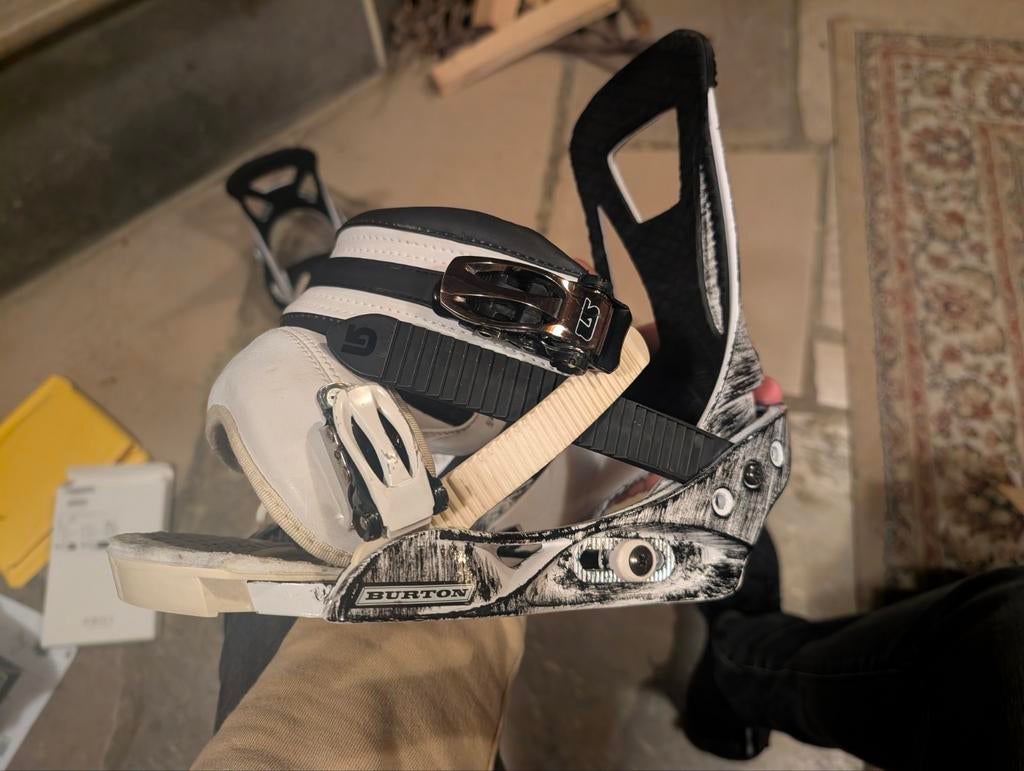 Burton mission bindingen - Medium, Sport en Fitness, Ophalen, Bindingen