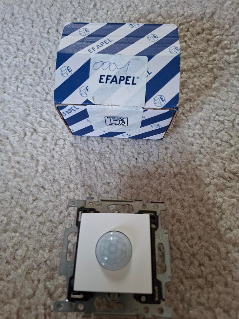 Détecteur de mouvement intégré d'Efapel, Enlèvement ou Envoi