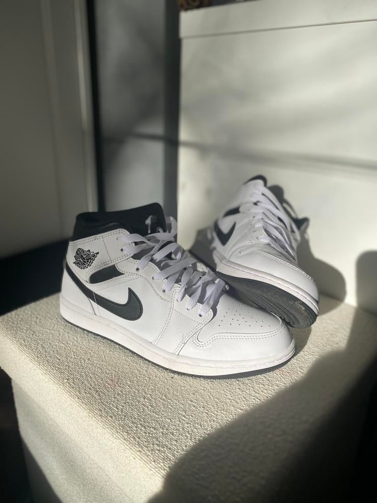 Nike Air Jordan 1 Mid Sneakers size 42,5, Kleding | Heren, Schoenen, Zo goed als nieuw, Sneakers, Wit, Ophalen of Verzenden