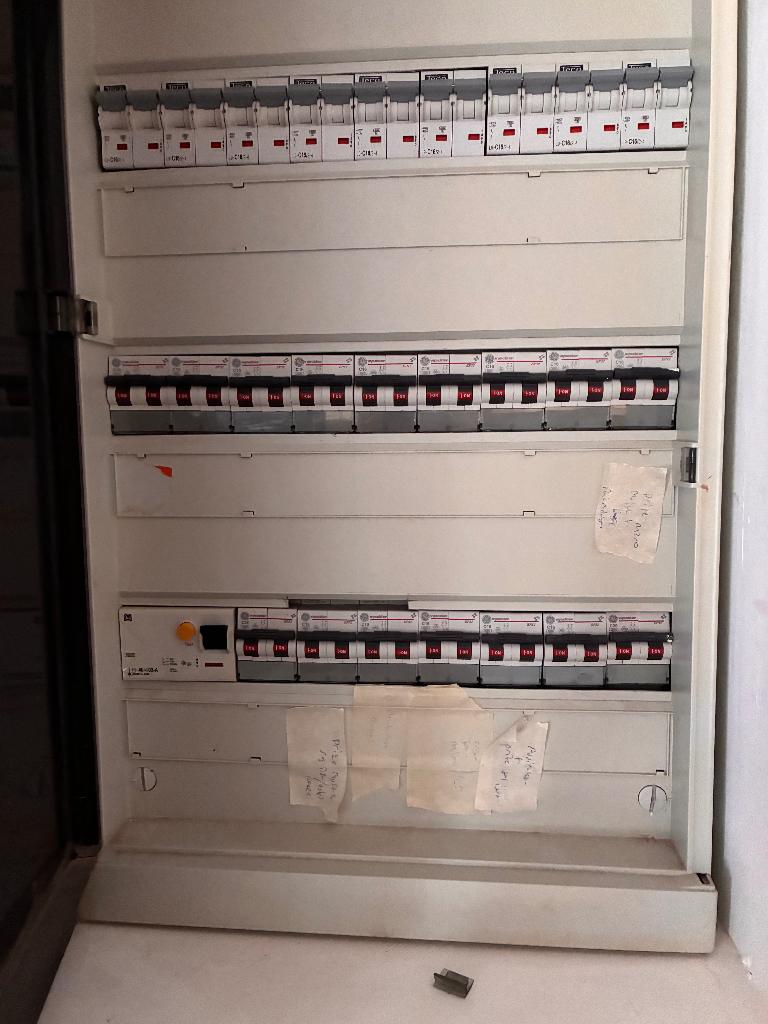 Électricien résidentiel, Enlèvement