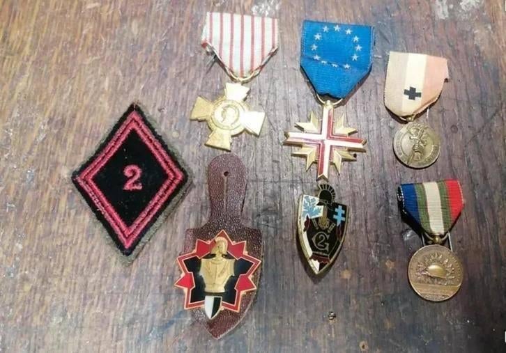 Militaire eerste medaille ww1 ww2 unc fighter, Verzamelen, Verzenden, Overige soorten, Lintje, Medaille of Wings