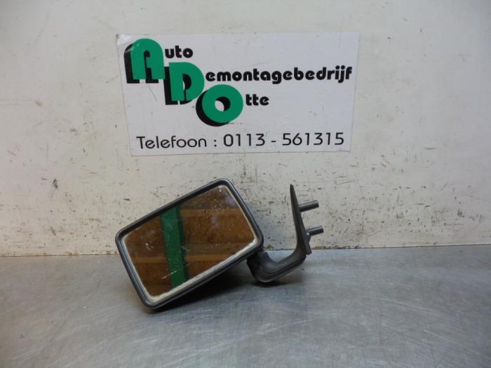 Buitenspiegel links van een Volkswagen Golf (Golf 83-), Gebruikt, -, Volkswagen, -