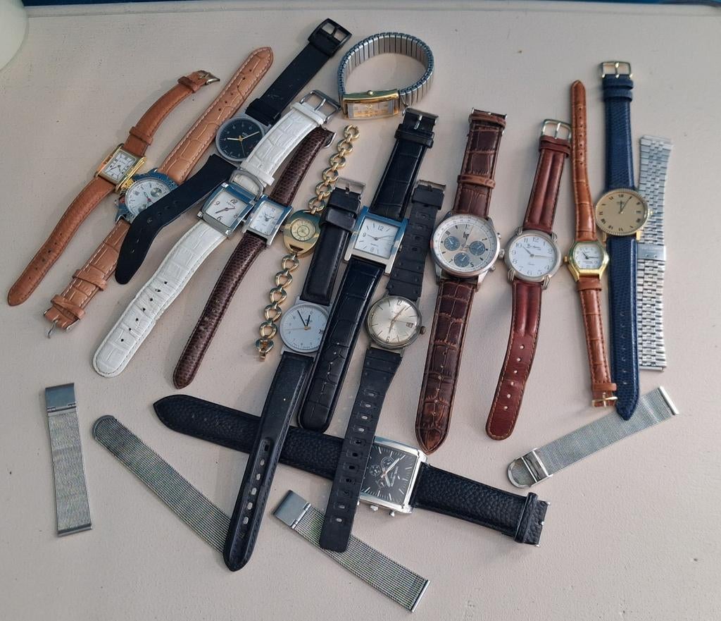 Lot 15 montres vintage  LIP, Braun, Seiko… + bracelets, Enlèvement ou Envoi
