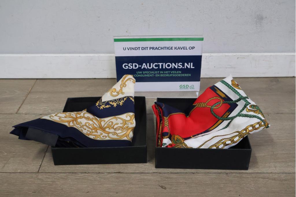 Set van 2 Franse Zijden Sjaals, Niet ingevuld, Niet ingevuld, Ophalen of Verzenden, Sjaal