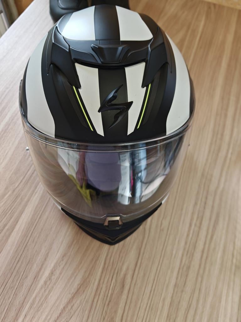 Casque, Enlèvement, M