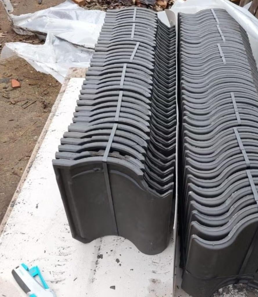 Dakpannen 100st OVH Blauw, Doe-het-zelf en Bouw, Dakpannen en Dakbedekking, Ophalen, Steen of Klei, Blauw, Nieuw