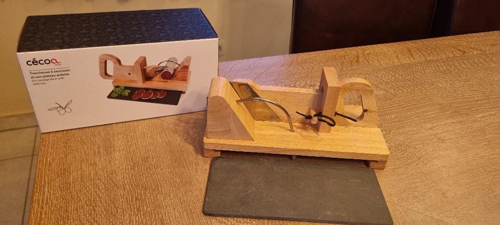 Trancheuse à saucisson et son plateau ardoise NEUVE, Maison & Meubles, Trancheuse, Enlèvement, Neuf, Bois