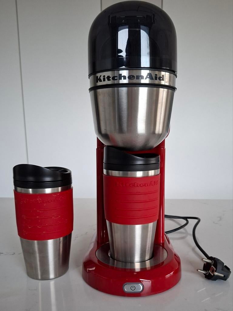 Cafetière Kitchenaid avec 2 tasses de voyage. Rouge Empire., Electroménager, Cafetières, Café moulu, Réservoir d'eau amovible