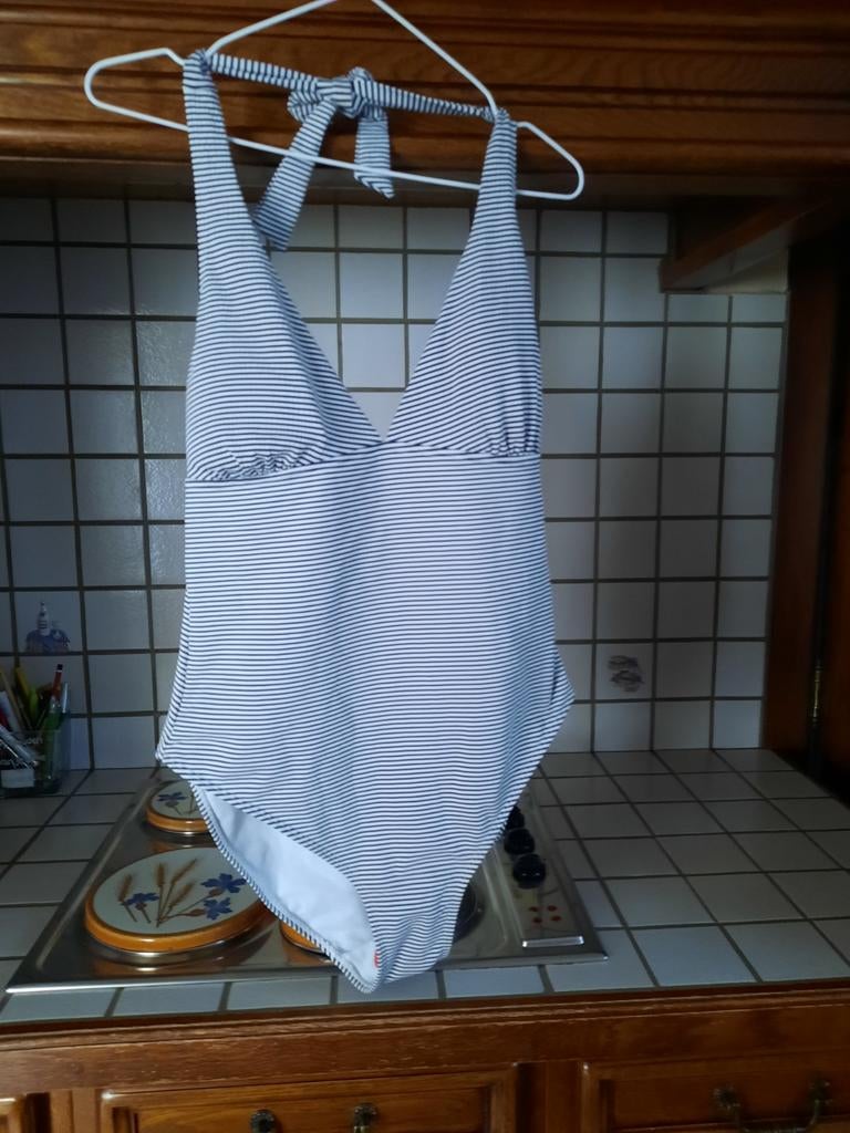 Maillot de bain taille XL, Vêtements | Femmes, Enlèvement, Comme neuf, Maillot de bain