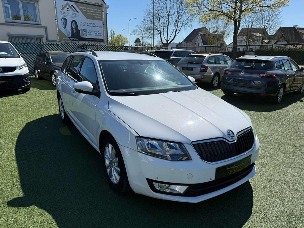 Skoda Octavia SW 1.6 CR TDi Style DSGGPSBLEUTOOTHEURO6, Autos, Skoda, Achat, Euro 6, Entreprise, Noir