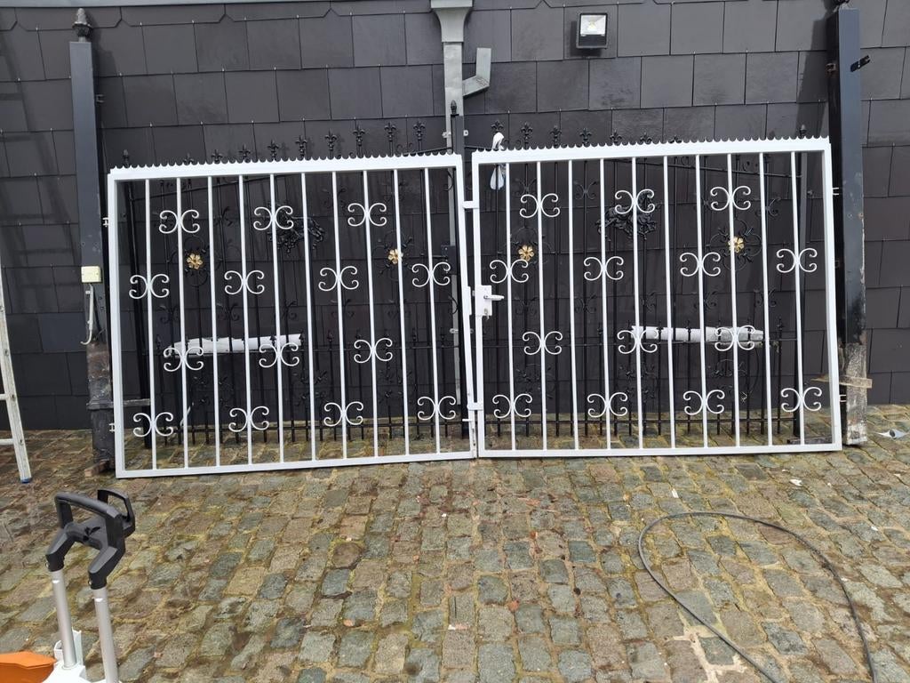 Smeedijzeren poort 4m breed met afstandsbediening, Enlèvement