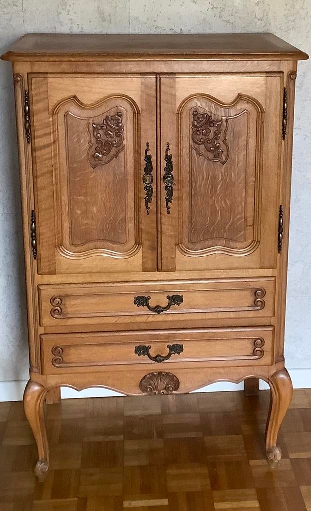 Mooi Louis V barkastje, Antiek en Kunst, Ophalen