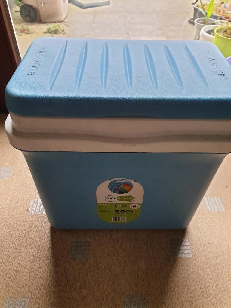 Koelbox, heeft een barst in de bodem, Ophalen, Koelbox