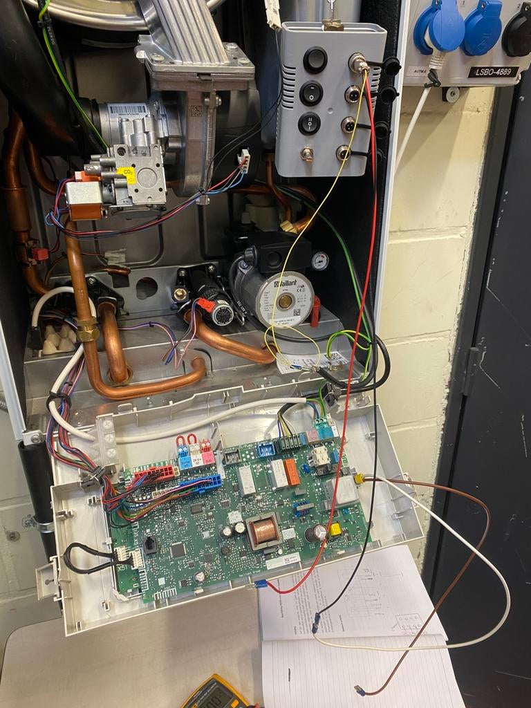 Entretien de la chaudière à gaz Vaillant avec certificat, Neuf, Boiler, Gaz naturel, Plus de 10 ans