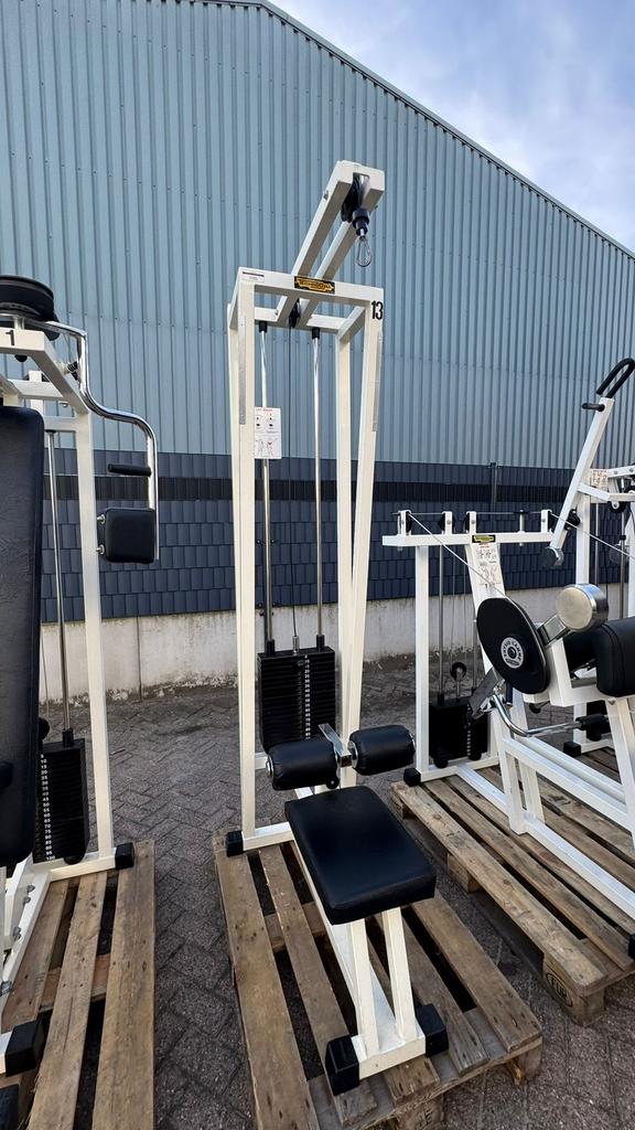 Technogym Lat Pulley met 90kg Steekgewichten, Ophalen, Gebruikt