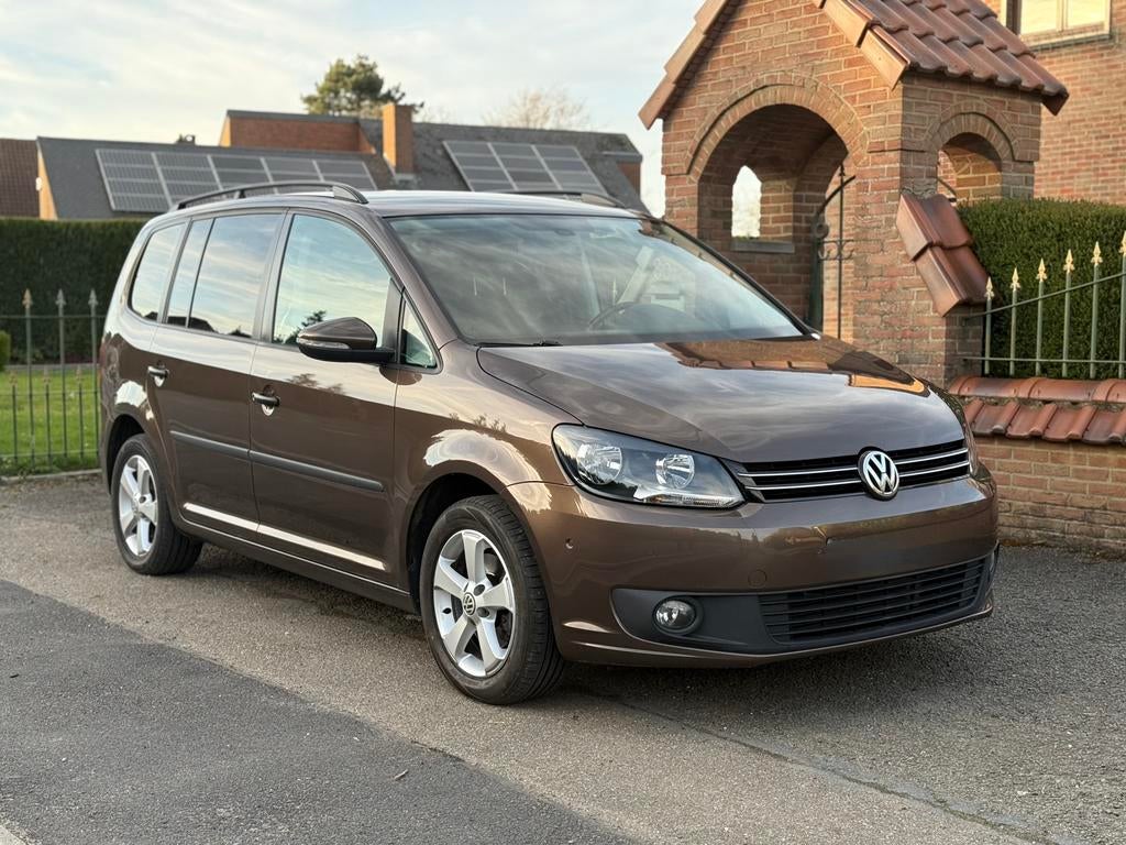 Vw touran 1.6tdi automatique 2015 7 place, Auto's, Automaat, Euro 5, Zwart, Bruin