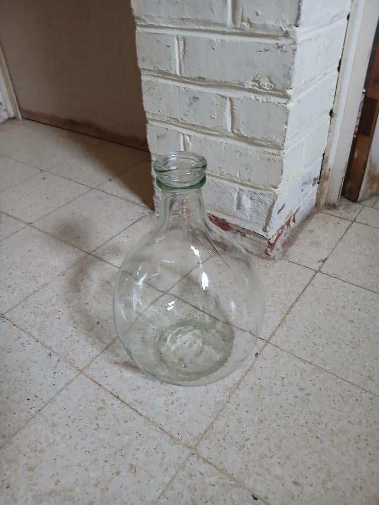 Damejeanne, Enlèvement