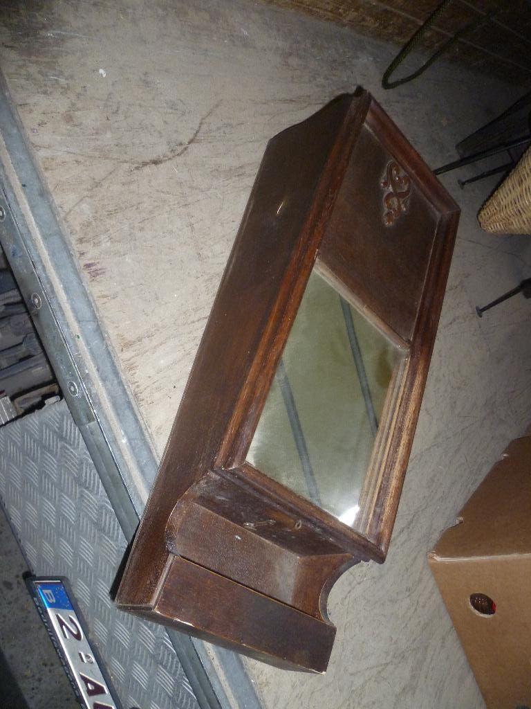 OUD SCHEERKASTJE, Ophalen