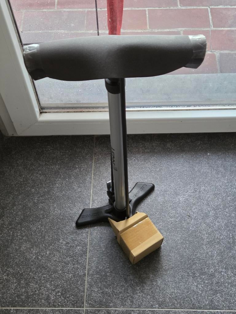 Pompe à vélo Lezyne | pompe à vélo, Vélos & Vélomoteurs, Enlèvement