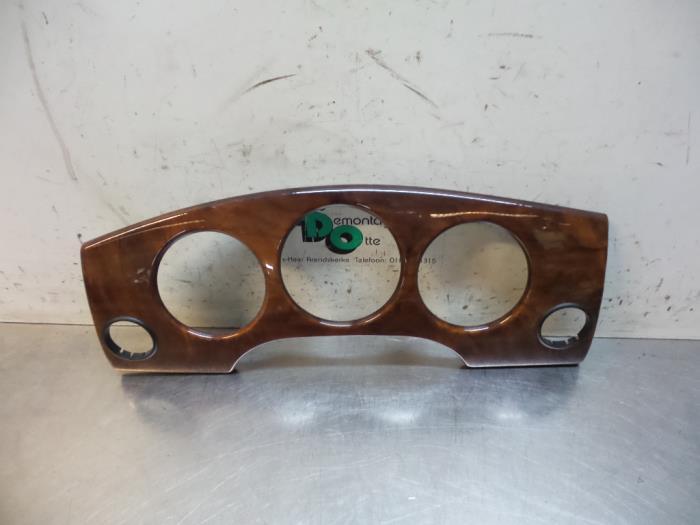 Elément tableau de bord d'un Jaguar XJ, -, Utilisé, Jaguar, -
