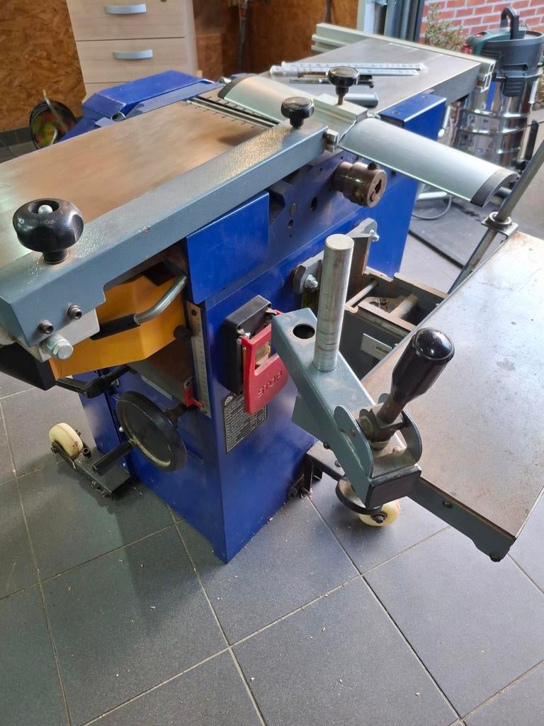 Vlakschaaf, vandiktebank en langgatboor op 380V, Enlèvement