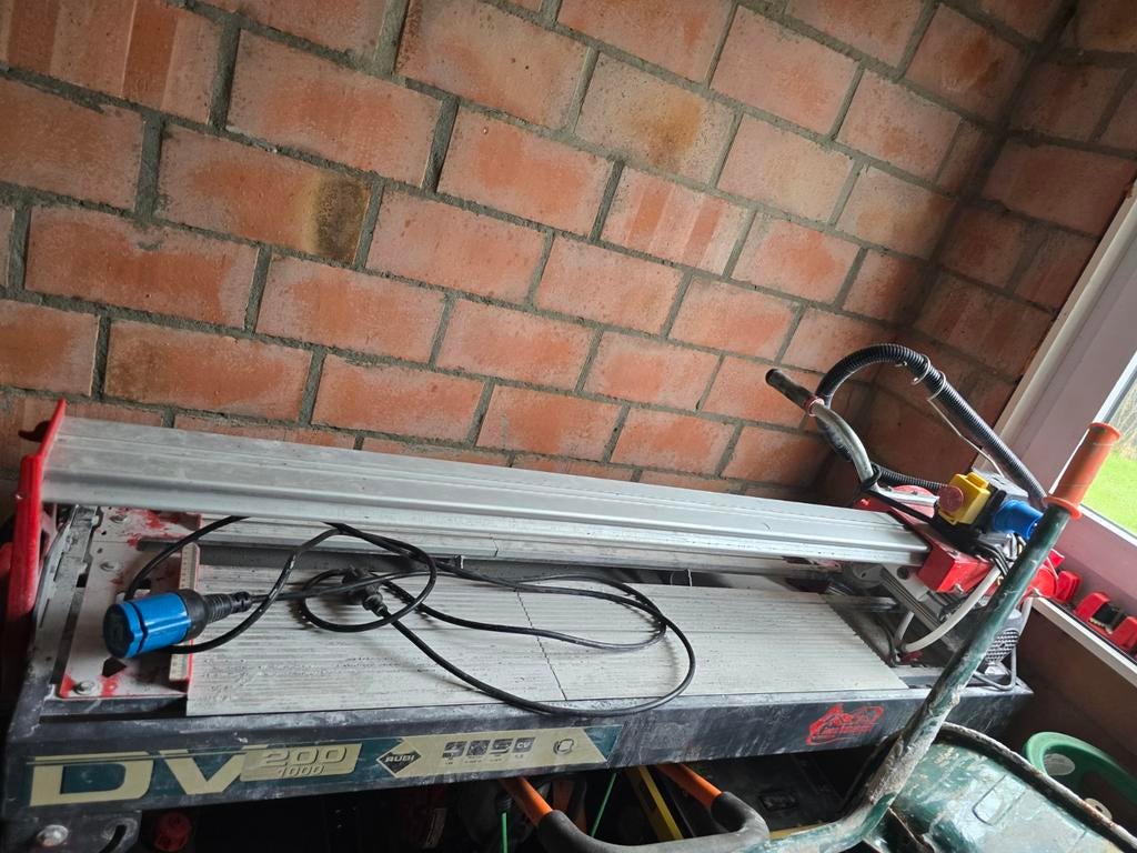 Rubi dv 200 met nieuw zaagblad, Ophalen