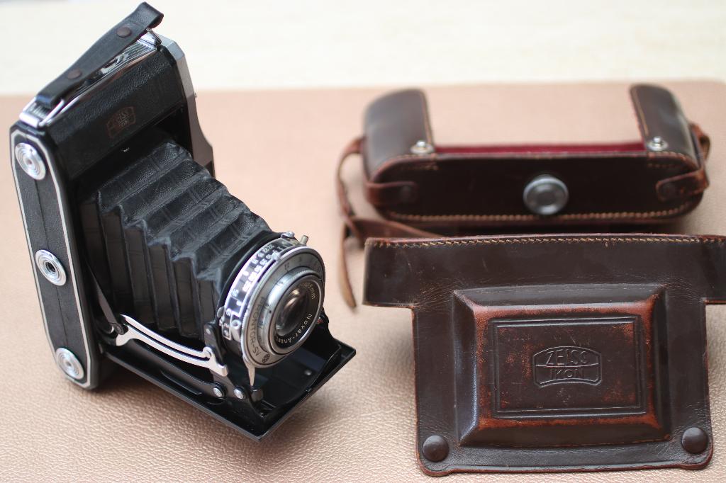 Appareil photo Zeiss Ikon Nettar 517/2 vintage 1950, Enlèvement ou Envoi