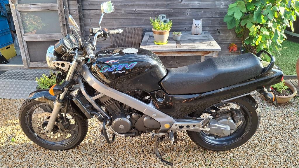 Honda ntv 650, Motoren, 2 cilinders, Sportuitlaat, Particulier, 650 cc