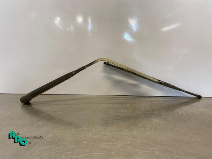 Bras essuie-glace arrière d'un Mitsubishi Pajero (Pajero 00, -, 3 mois de garantie, Utilisé, Mitsubishi