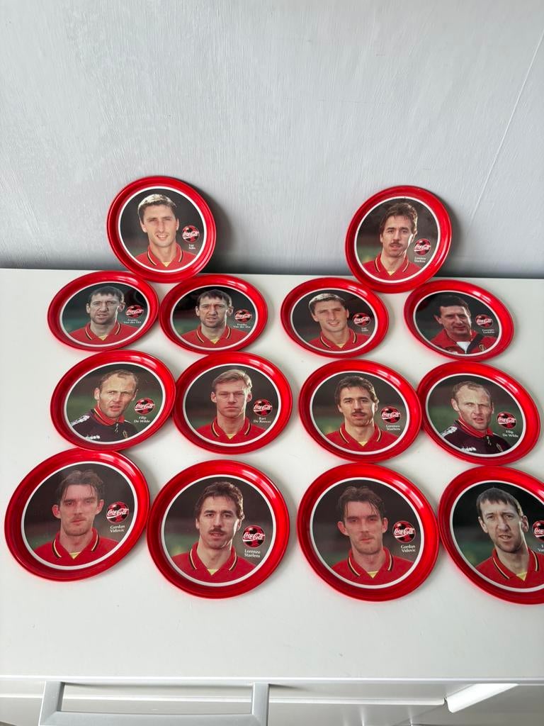 14 sous-verres métalliques DIABLES ROUGES, Enlèvement ou Envoi, Comme neuf