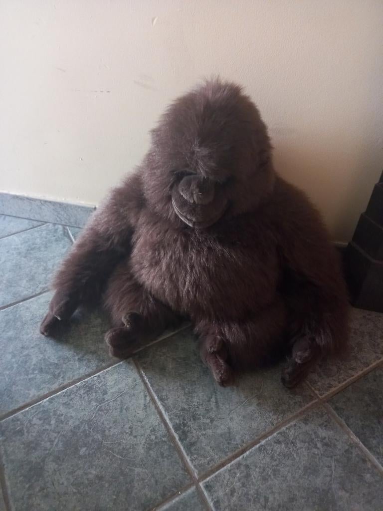 opgezette gorilla 60 cm hoog bij 50 cm breed, Verzamelen, Beren en Cherished Teddies, Ophalen