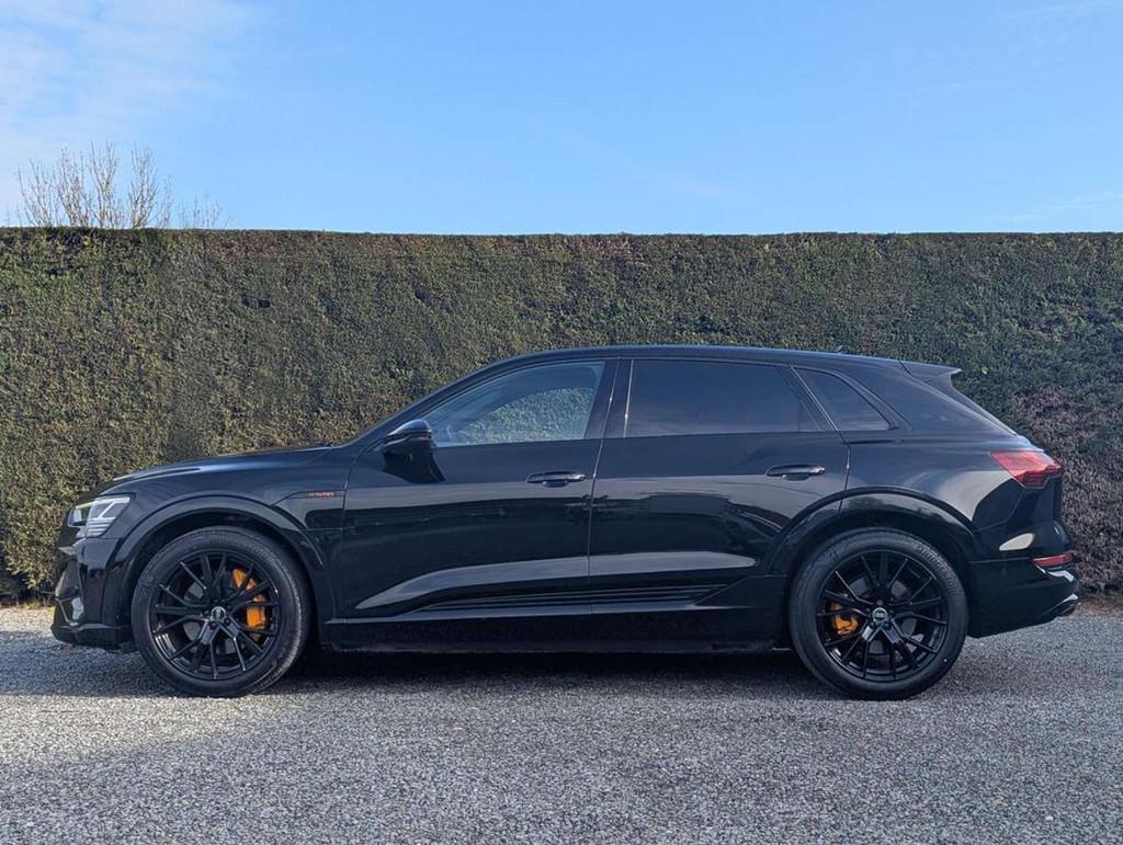 Audi Q8 e-tron (Q8) e-tron black edition - 2x s-line - trekh, Auto's, Audi, Automaat, 230 kW, Gebruikt, 313 pk
