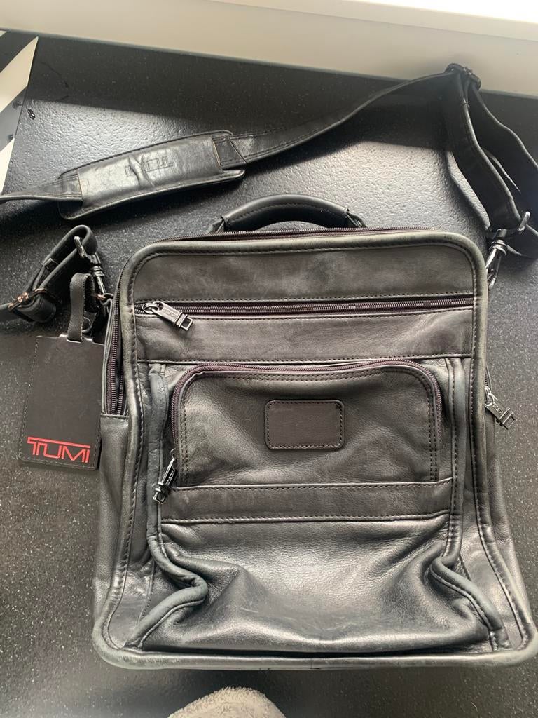 Tumi tas / laptoptas, Ophalen, Zo goed als nieuw, Schoudertas