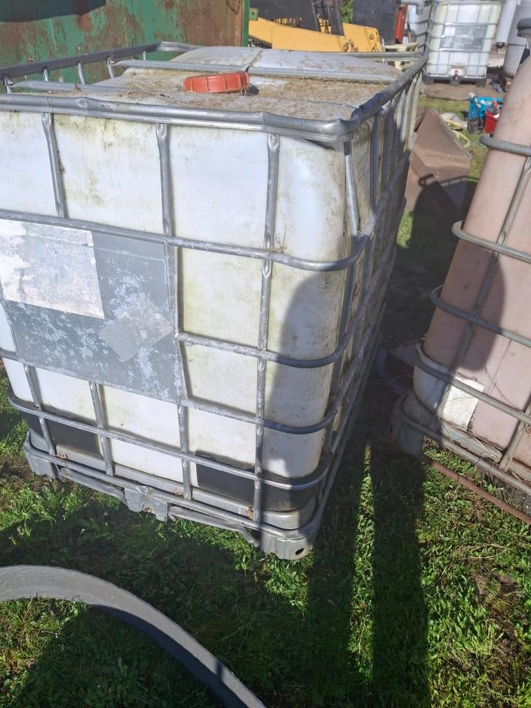 3 ibc tonnen gebruikt voor regen water. 1 heeft een kraantje, Tuin en Terras, Regentonnen, Ophalen