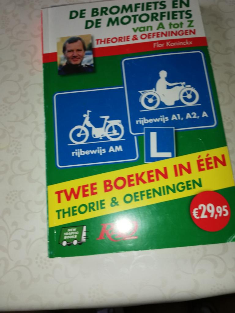 leerboek voor brommer en auto, Ophalen, Zo goed als nieuw