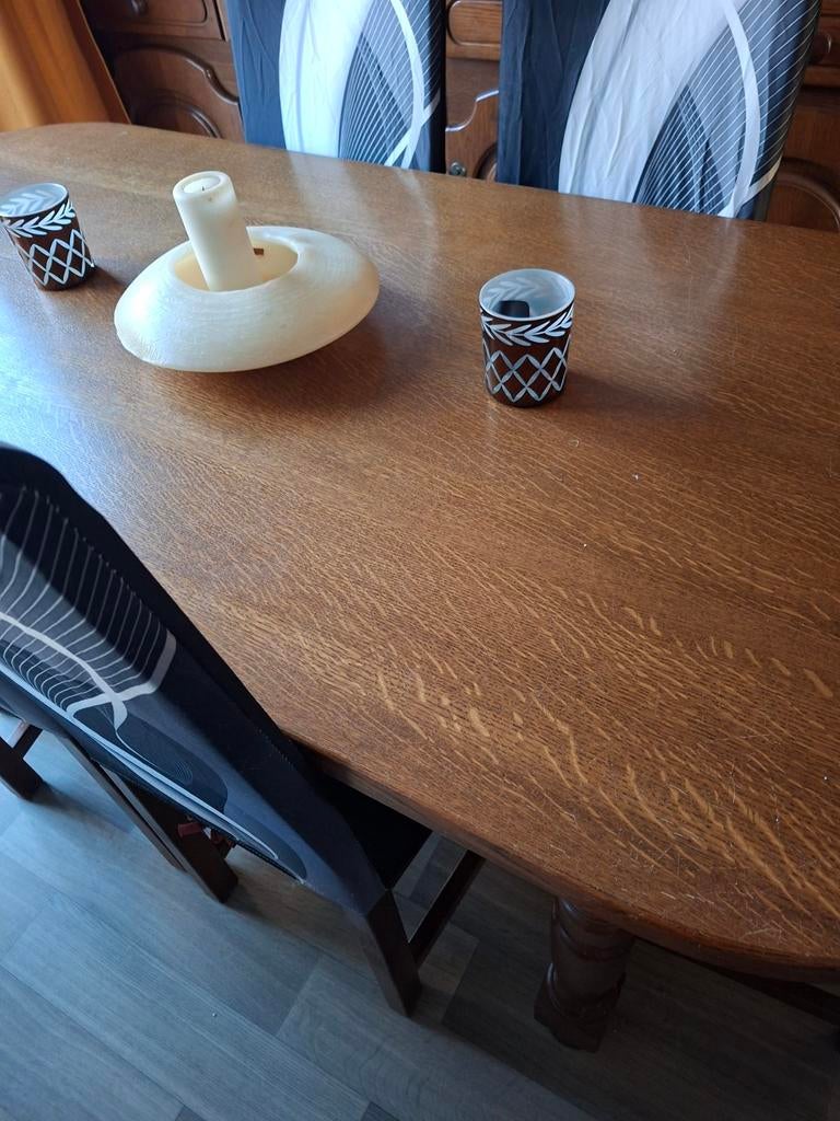 Table de salle a manger en chêne, Enlèvement, Chêne