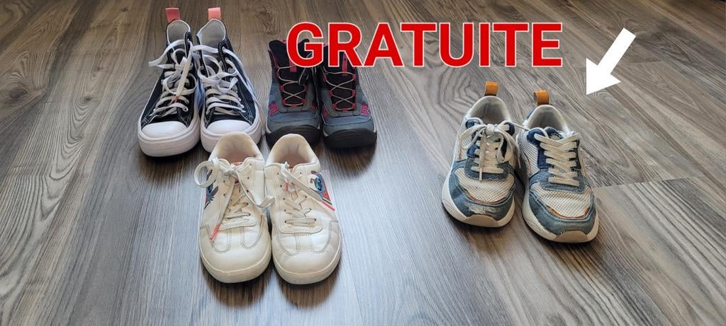 Lot de  4 chaussures dont des converse, des stitch, ..., Kinderen en Baby's, Babykleding | Schoentjes en Sokjes, Gebruikt, Ophalen of Verzenden