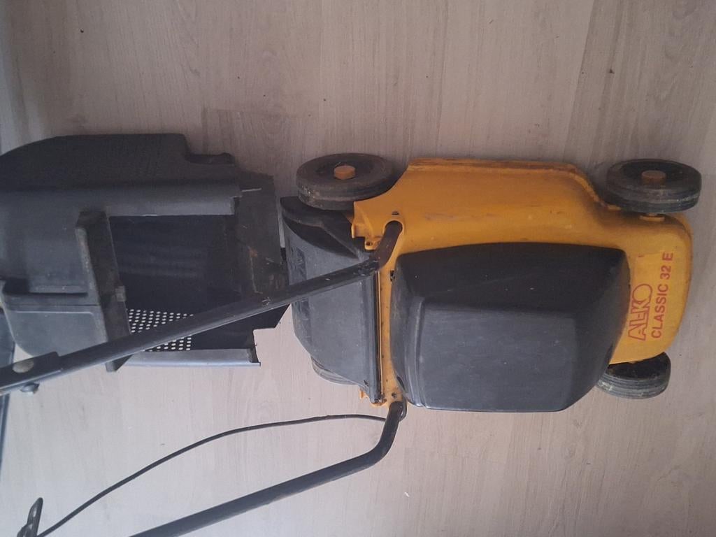 Electrische grasmaaier!, Ophalen, Gebruikt