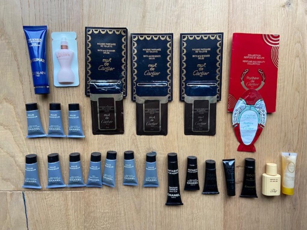Lot de 23 crèmes parfumées de grandes marques Chanel Cartier, Collections, Parfums, Enlèvement ou Envoi, Utilisé, Miniature